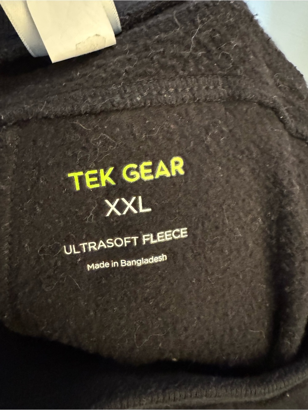 tek gear black fleece top with lime logo